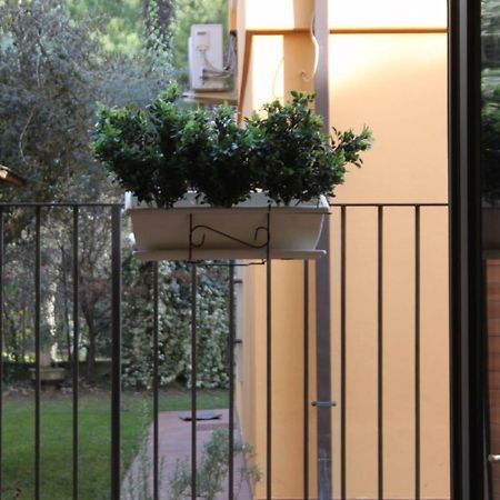 Goccia Di Lago Desenzano del Garda Bagian luar foto