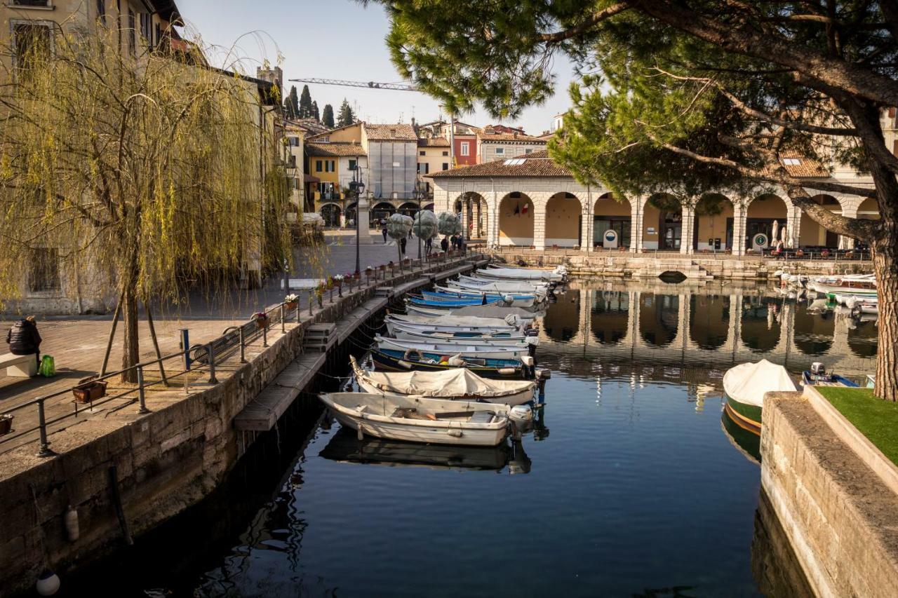 Goccia Di Lago Desenzano del Garda Bagian luar foto