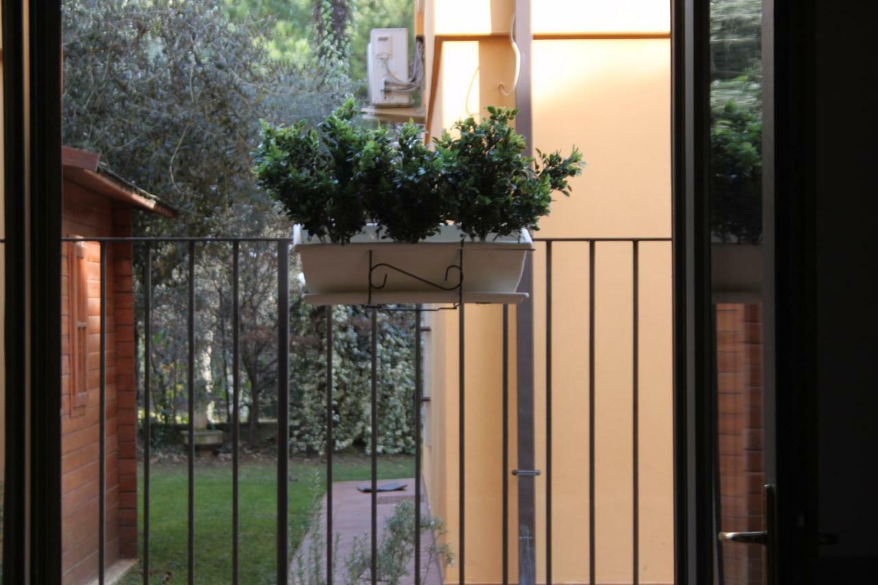 Goccia Di Lago Desenzano del Garda Bagian luar foto