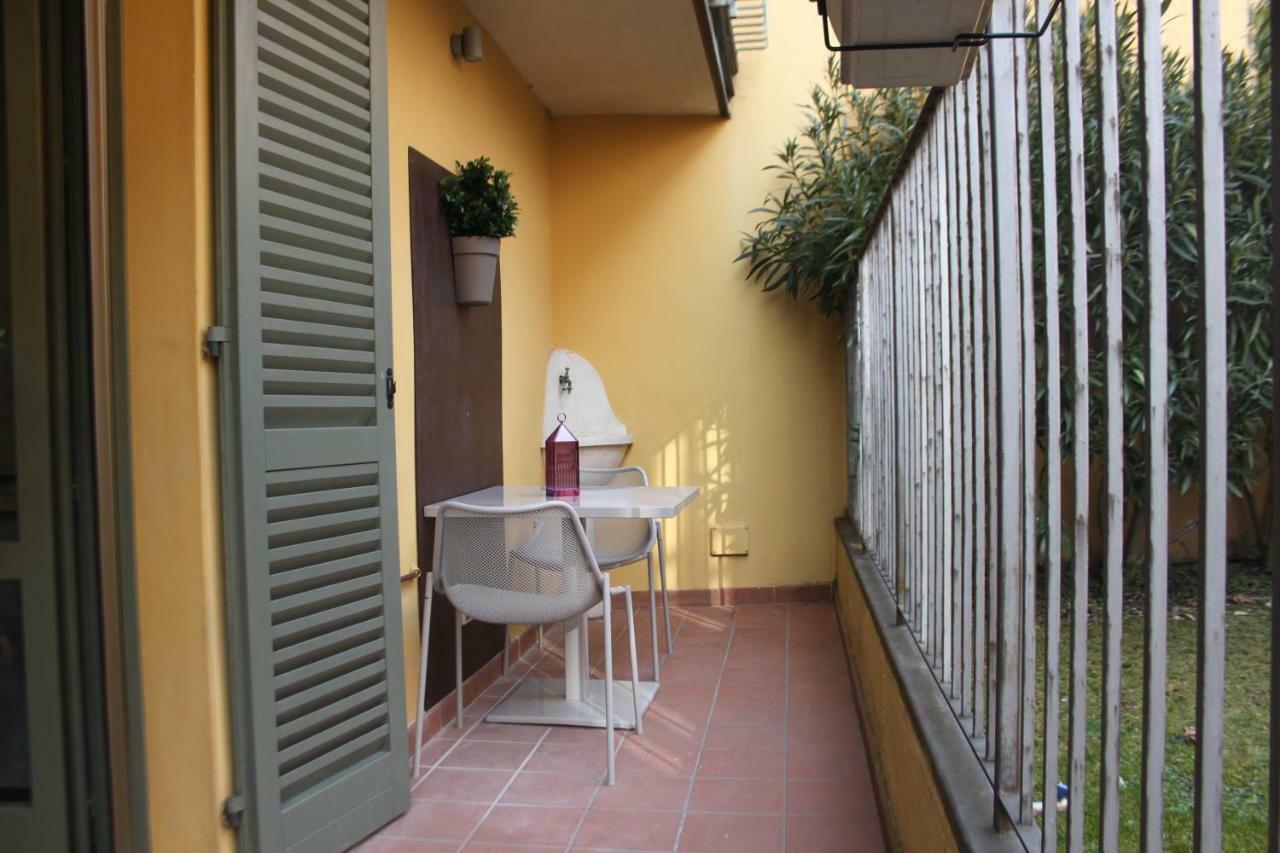 Goccia Di Lago Desenzano del Garda Bagian luar foto