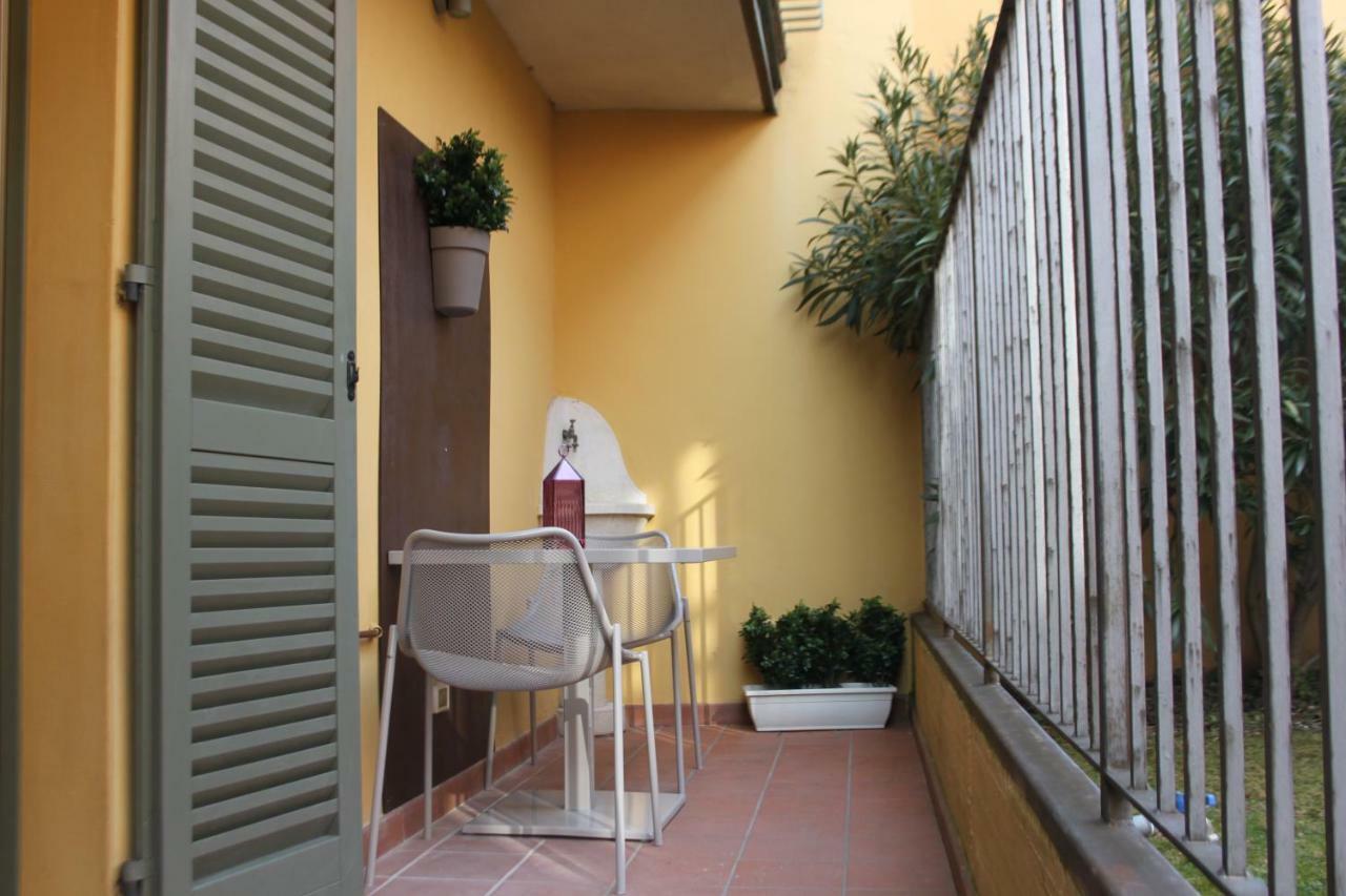 Goccia Di Lago Desenzano del Garda Bagian luar foto